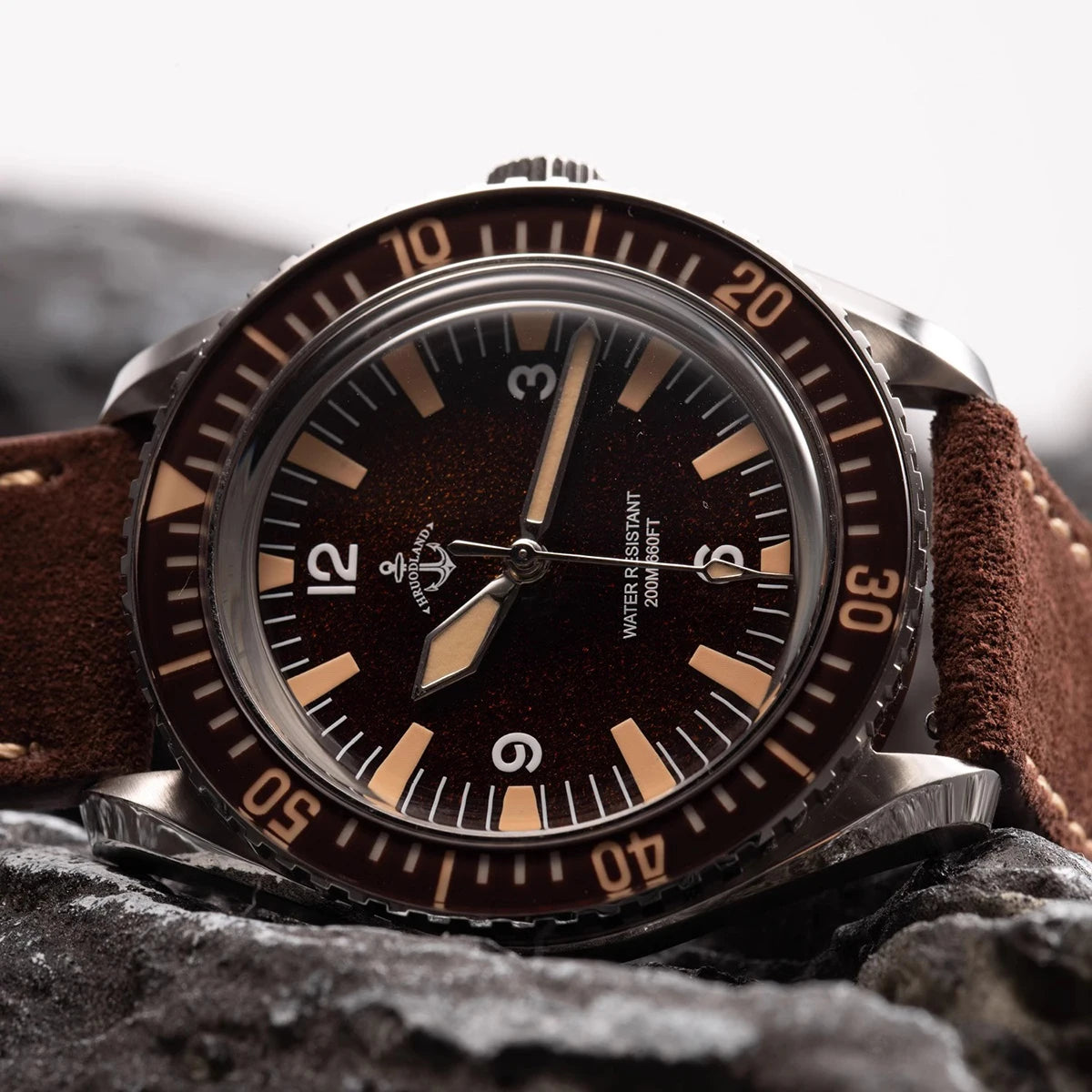 Hruodland Retro Sport Men`s Watches- NH35 Automatic Mechanical Stainless Steel Brown Leather Diving Wristwatch for Men.